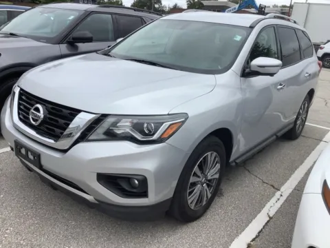 More photos of 2019 Nissan Pathfinder SL at Jeremy Franklin Mitsubishi, MO