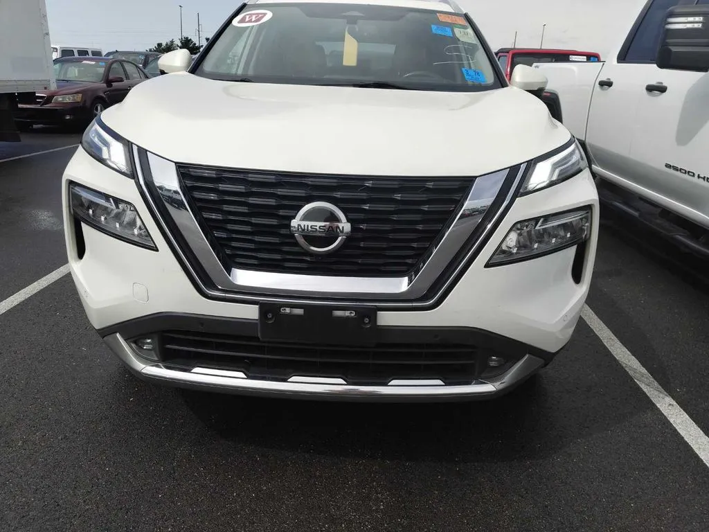 White 2021 Nissan Rogue Platinum for sale in Kansas City, MO