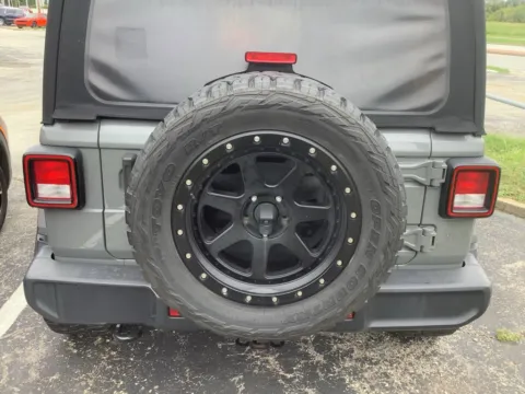More photos of 2018 Jeep Wrangler Unlimited Sahara at Jeremy Franklin Mitsubishi, MO