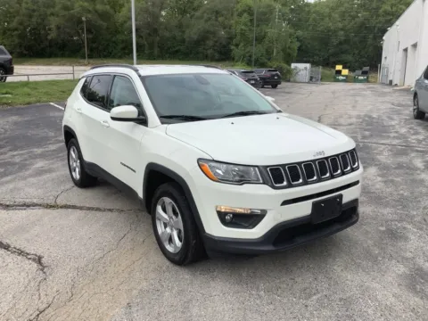 White 2019 Jeep Compass Latitude for sale in Kansas City, MO