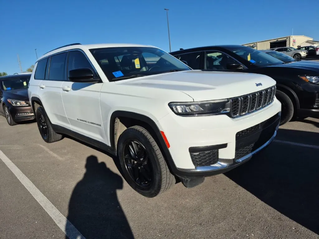 Used 2022 Jeep Grand Cherokee L Laredo with VIN 1C4RJKAG6N8542725 for sale in Kansas City