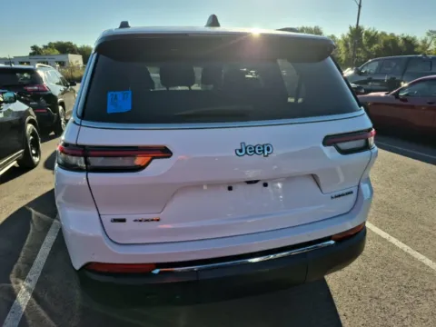 More photos of 2022 Jeep Grand Cherokee L Laredo at Jeremy Franklin Mitsubishi, MO