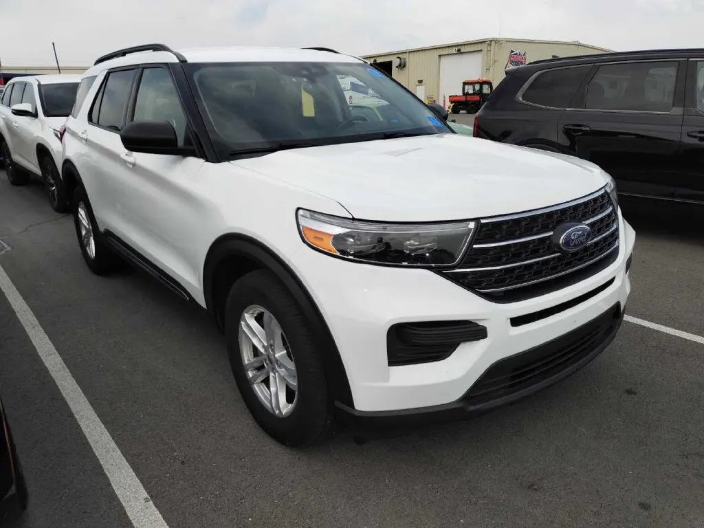 Used 2022 Ford Explorer XLT with VIN 1FMSK8DH8NGA19908 for sale in Kansas City