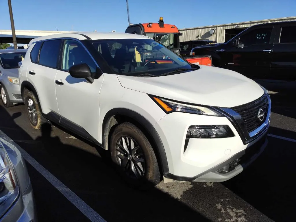 Used 2023 Nissan Rogue S with VIN 5N1BT3AA0PC827011 for sale in Kansas City