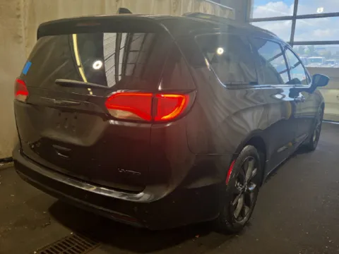 Another view of 2020 Chrysler Pacifica Limited for sale in Kansas City, MO at Jeremy Franklin Mitsubishi