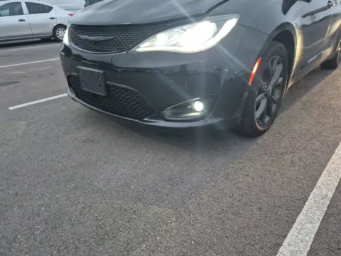 Photos of 2020 Chrysler Pacifica Limited for sale in Kansas City, MO at Jeremy Franklin Mitsubishi