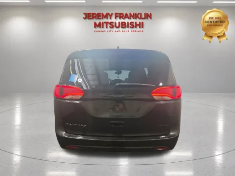 Another view of 2020 Chrysler Pacifica Limited for sale in Kansas City, MO at Jeremy Franklin Mitsubishi