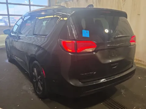 More photos of 2020 Chrysler Pacifica Limited at Jeremy Franklin Mitsubishi, MO