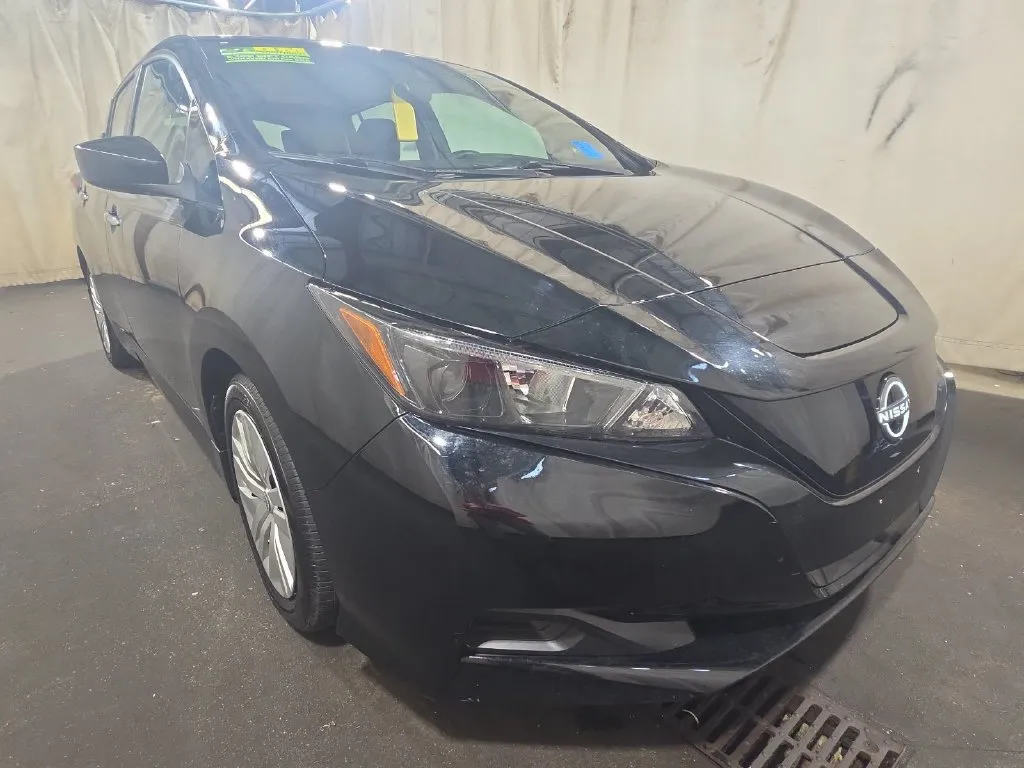 Used 2024 Nissan LEAF S with VIN 1N4AZ1BV0RC555654 for sale in Kansas City, MO