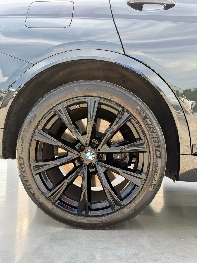 2022 BMW X7 M50i - Photo 11