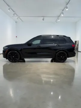 More photos of 2022 BMW X7 M50i at Jeremy Franklin Mitsubishi, MO