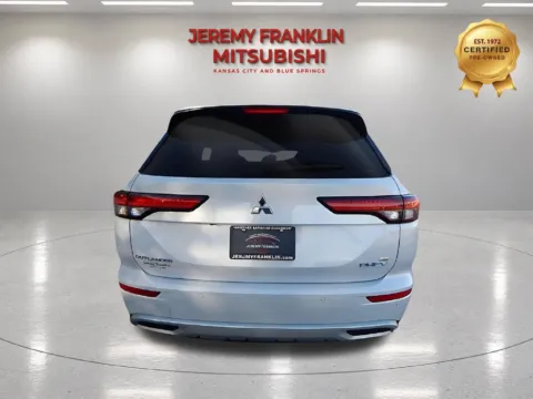 More photos of 2025 Mitsubishi Outlander PHEV SE at Jeremy Franklin Mitsubishi, MO