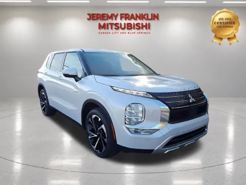 White 2025 Mitsubishi Outlander PHEV SE for sale in Kansas City, MO