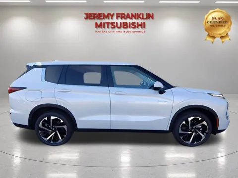 Photos of 2025 Mitsubishi Outlander PHEV SE for sale in Kansas City, MO at Jeremy Franklin Mitsubishi