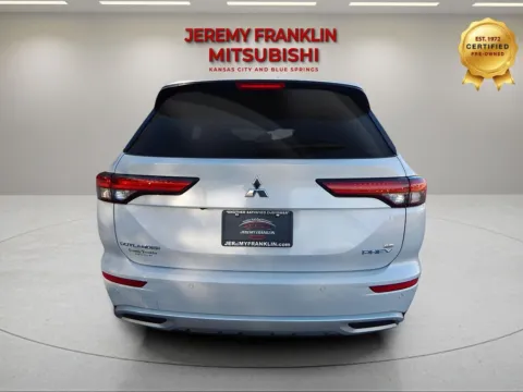 More photos of 2025 Mitsubishi Outlander PHEV SE at Jeremy Franklin Mitsubishi, MO