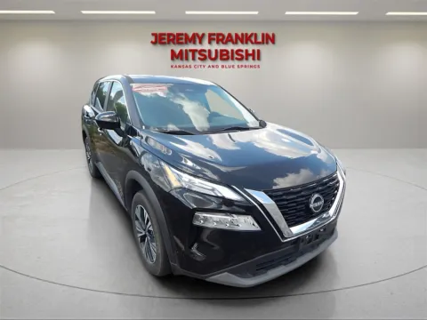 Black 2023 Nissan Rogue SV for sale in Kansas City, MO