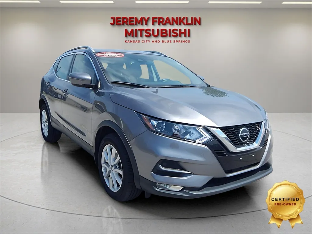 Gray 2022 Nissan Rogue Sport SV for sale in Kansas City, MO