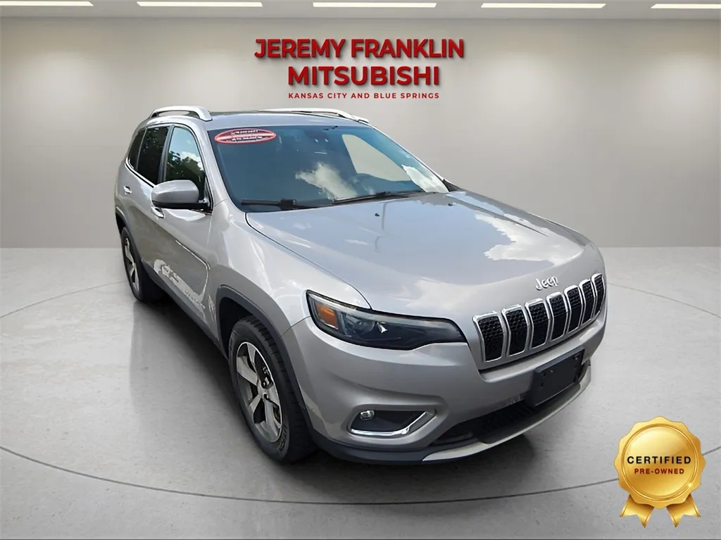 Silver 2020 Jeep Cherokee Limited for sale in Kansas City, MO