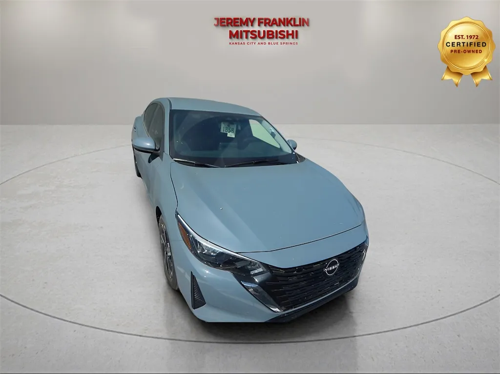 Used 2024 Nissan Sentra SV with VIN 3N1AB8CV7RY372087 for sale in Kansas City