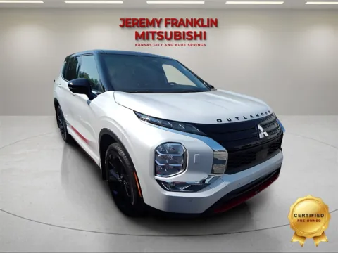 White 2024 Mitsubishi Outlander for sale in Kansas City, MO