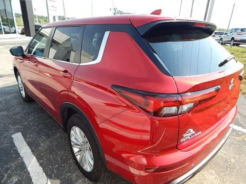 More photos of 2024 Mitsubishi Outlander ES at Jeremy Franklin Mitsubishi, MO