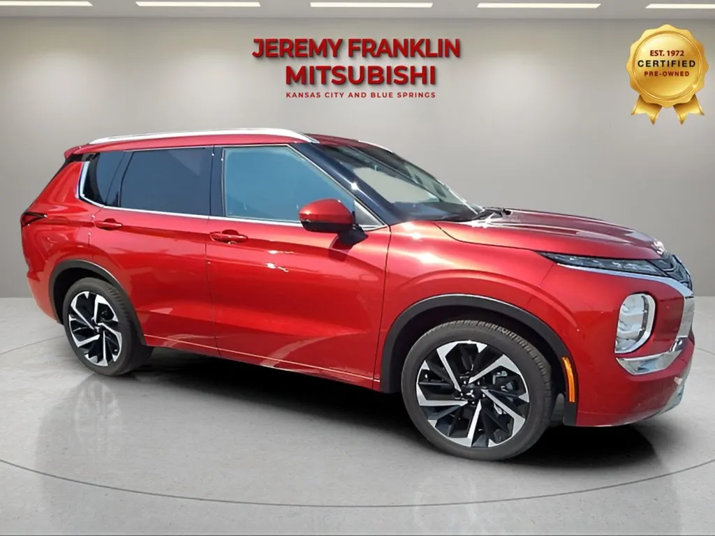 Used 2024 Mitsubishi Outlander SEL with VIN JA4J4WA83RZ035828 for sale in Kansas City