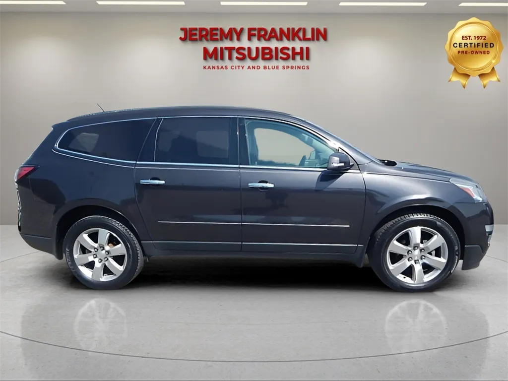 Used 2017 Chevrolet Traverse Premier with VIN 1GNKRJKD7HJ116474 for sale in Kansas City