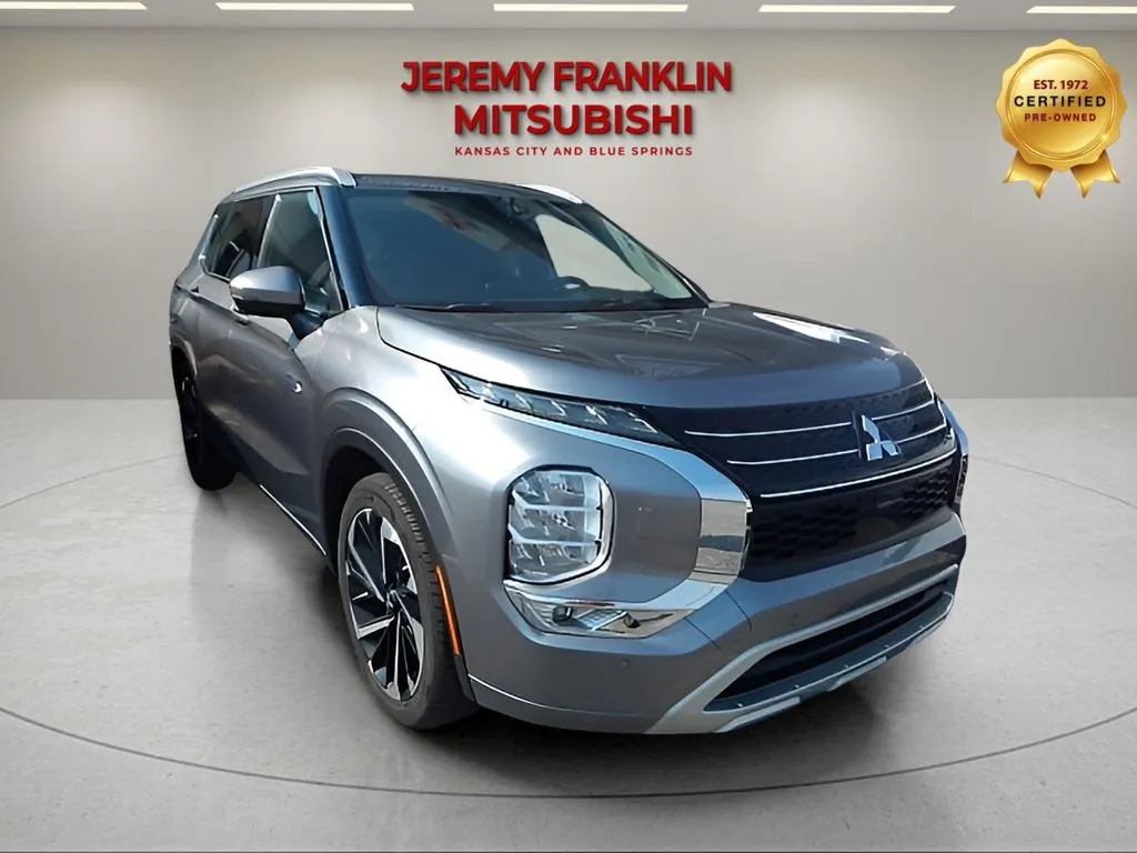Gray 2023 Mitsubishi Outlander PHEV SEL for sale in Kansas City, MO