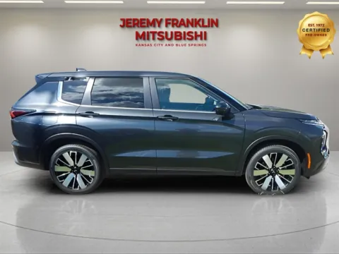 Photos of 2025 Mitsubishi Outlander SE for sale in Kansas City, MO at Jeremy Franklin Mitsubishi