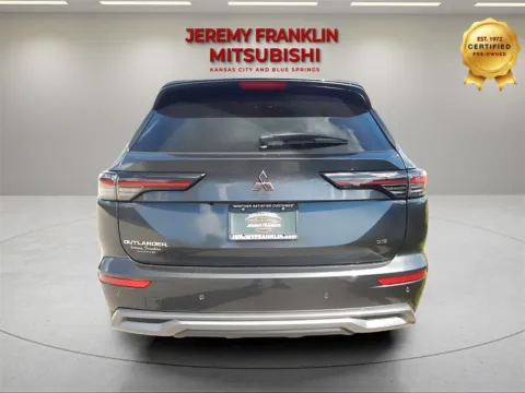 More photos of 2025 Mitsubishi Outlander SE at Jeremy Franklin Mitsubishi, MO