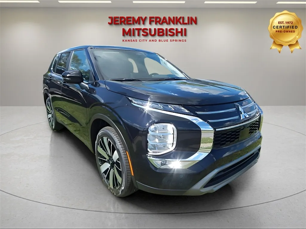 2025 Mitsubishi Outlander SE