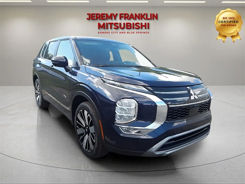 2025 Mitsubishi Outlander SE