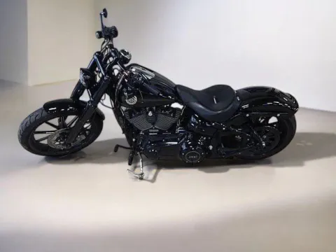 Another view of 2015 Harley-Davidson FXSB Breakout for sale in Kansas City, MO at Jeremy Franklin Mitsubishi