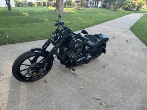 More photos of 2015 Harley-Davidson Softail Breakout at Jeremy Franklin Mitsubishi, MO