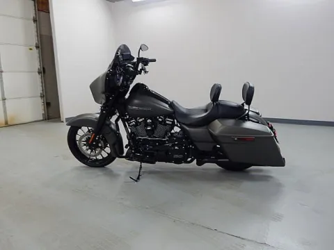 More photos of 2019 Harley-Davidson Street Glide Special at Jeremy Franklin Mitsubishi, MO