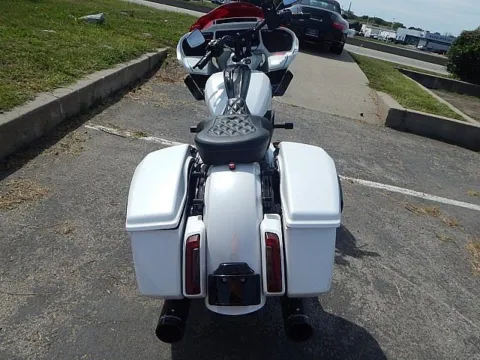 More photos of 2024 Harley-Davidson Road Glide at Jeremy Franklin Mitsubishi, MO