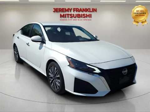 White 2023 Nissan Altima 2.5 SV for sale in Kansas City, MO