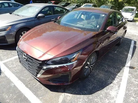 Red 2023 Nissan Altima 2.5 SV for sale in Kansas City, MO
