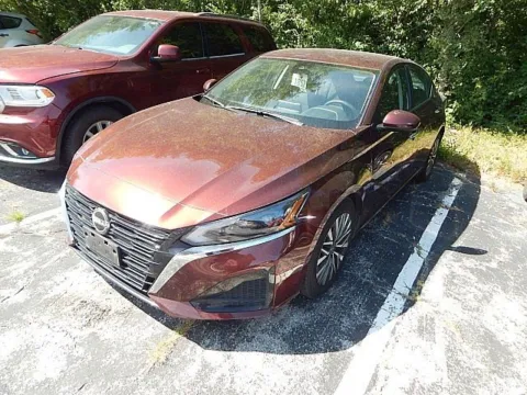 Red 2024 Nissan Altima 2.5 SV for sale in Kansas City, MO