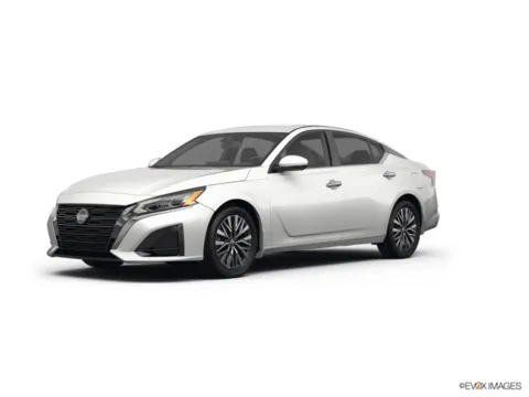 White 2023 Nissan Altima 2.5 SV for sale in Kansas City, MO