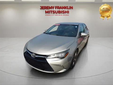Beige 2016 Toyota Camry XSE V6 for sale in Kansas City, MO