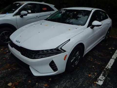 White 2023 Kia K5 LXS for sale in Kansas City, MO