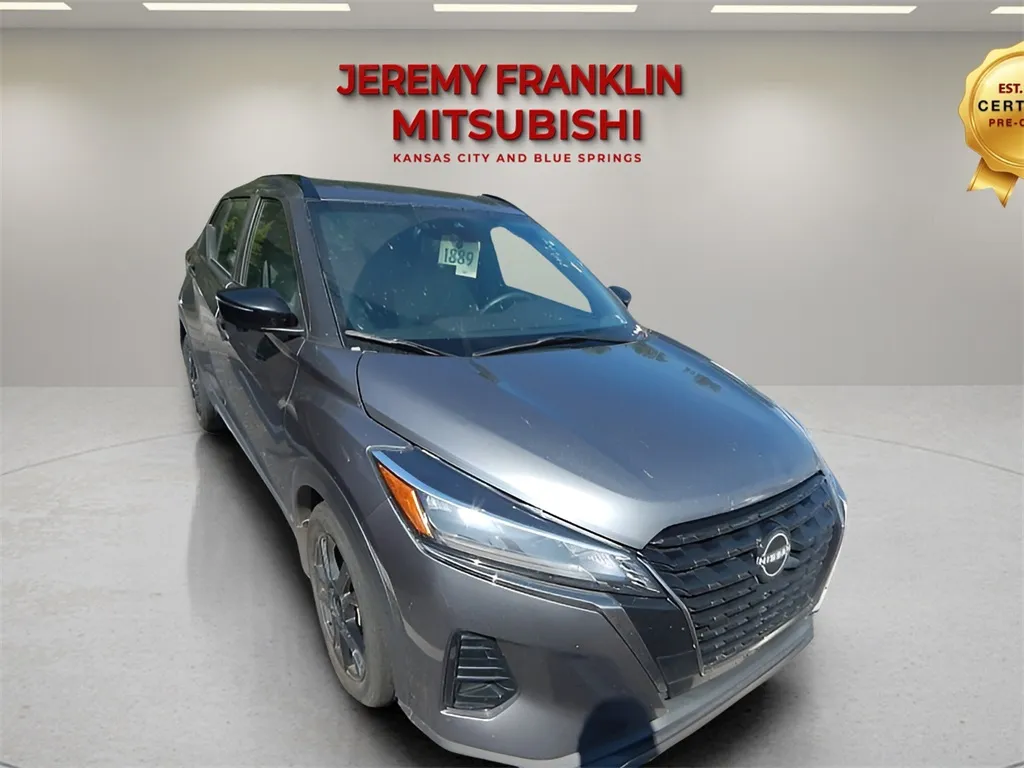 Used 2023 Nissan Kicks SR with VIN 3N1CP5DV8PL524539 for sale in Kansas City
