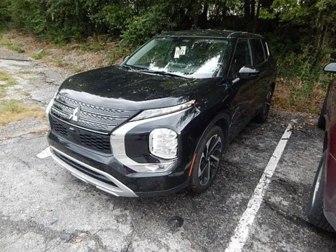 Black 2024 Mitsubishi Outlander SE for sale in Kansas City, MO