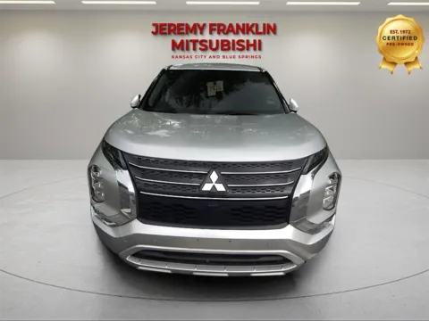 Photos of 2024 Mitsubishi Outlander SE for sale in Kansas City, MO at Jeremy Franklin Mitsubishi