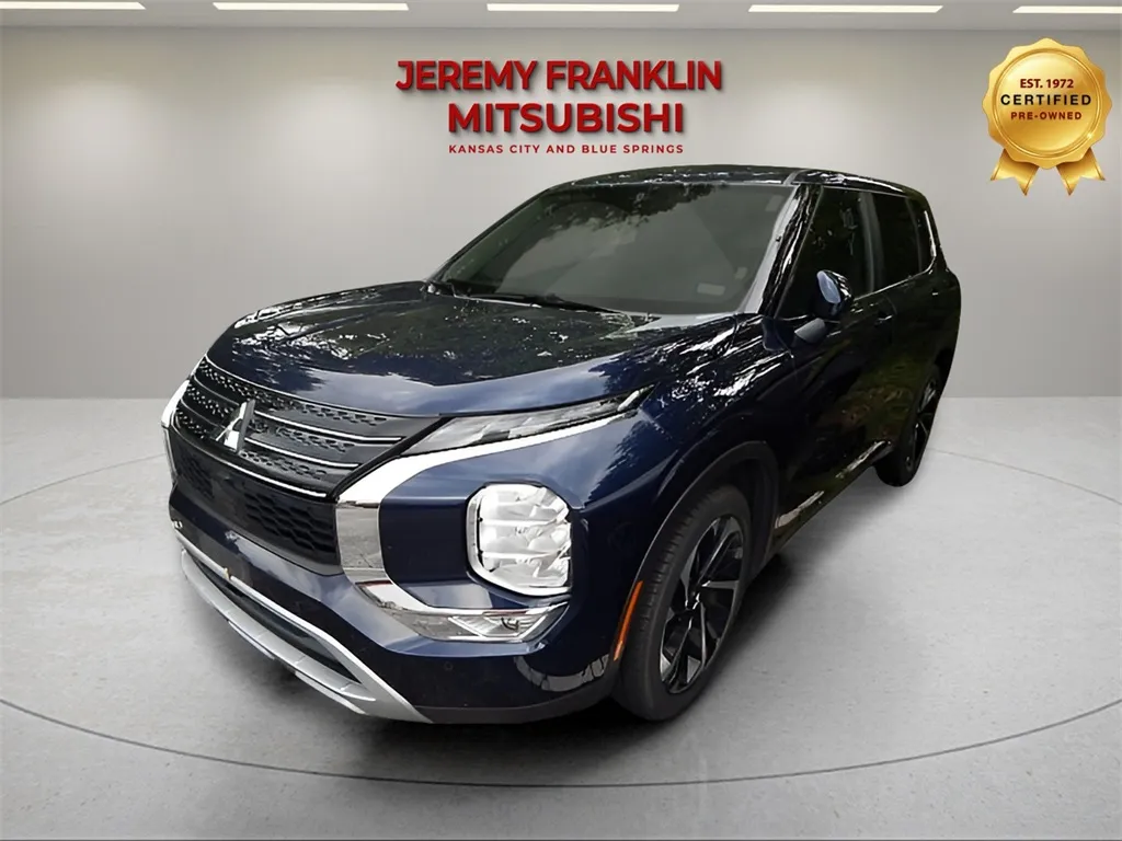 2024 Mitsubishi Outlander SE