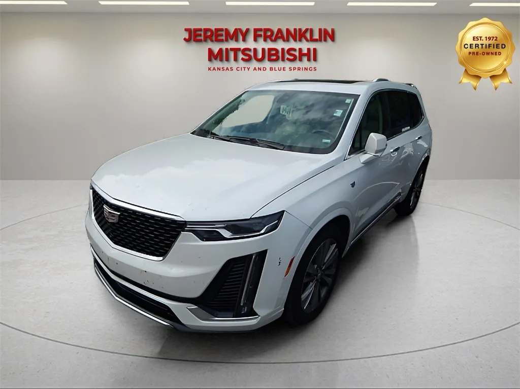 White 2023 Cadillac XT6 Premium Luxury for sale in Kansas City, MO