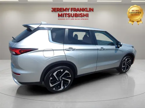 Photos of 2024 Mitsubishi Outlander SE for sale in Kansas City, MO at Jeremy Franklin Mitsubishi
