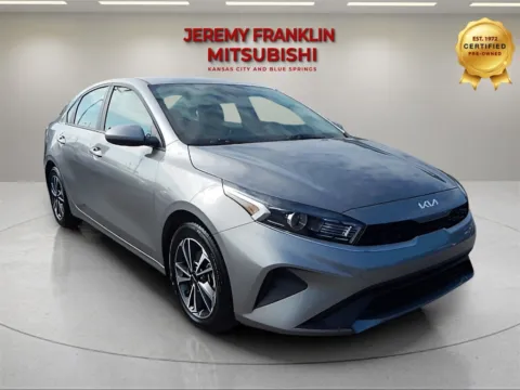 Gray 2024 Kia Forte LXS for sale in Kansas City, MO