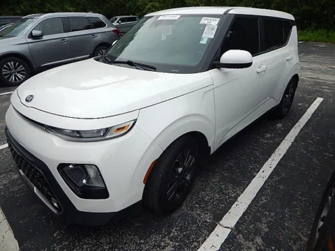 White 2021 Kia Soul EX for sale in Kansas City, MO